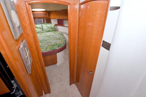 All Hanz on Deck II 46ft Carver Yacht For Sale