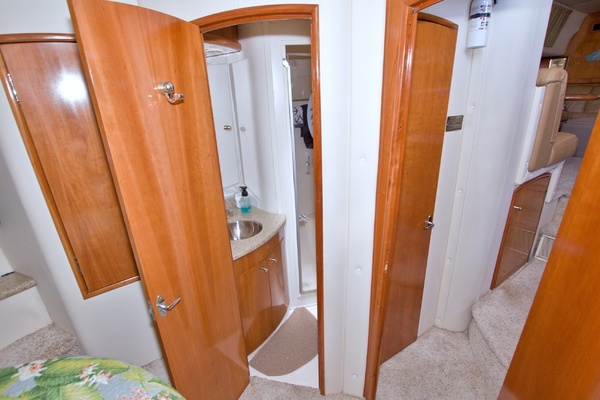 All Hanz on Deck II 46ft Carver Yacht For Sale
