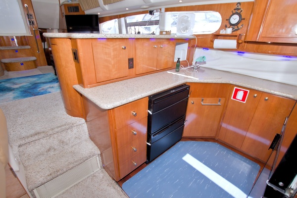 All Hanz on Deck II 46ft Carver Yacht For Sale