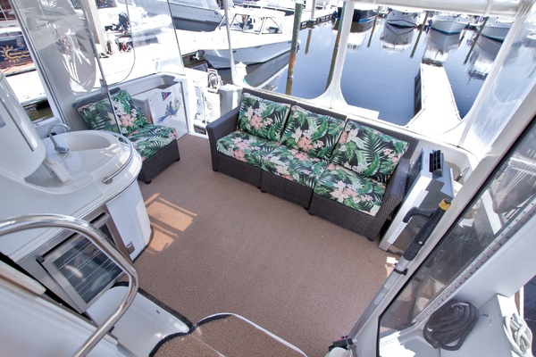 All Hanz on Deck II 46ft Carver Yacht For Sale