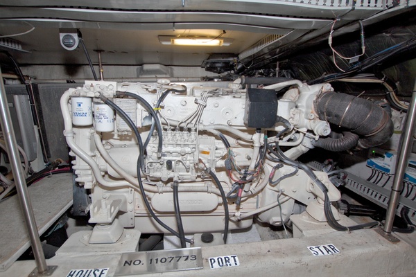 All Hanz on Deck II 46ft Carver Yacht For Sale