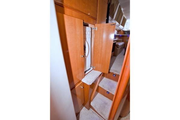 All Hanz on Deck II 46ft Carver Yacht For Sale