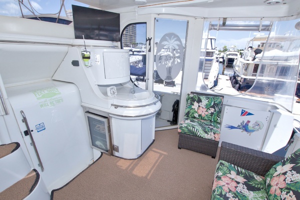 All Hanz on Deck II 46ft Carver Yacht For Sale