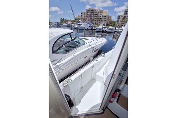 All Hanz on Deck II 46ft Carver Yacht For Sale