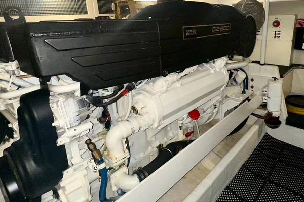 Silverton 50 Convertible Yacht For Sale