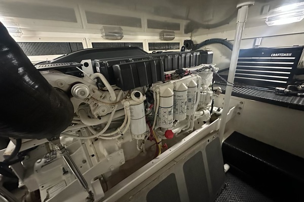 A Whole New World 50ft Silverton Yacht For Sale