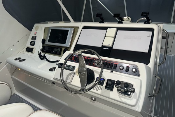 A Whole New World 50ft Silverton Yacht For Sale