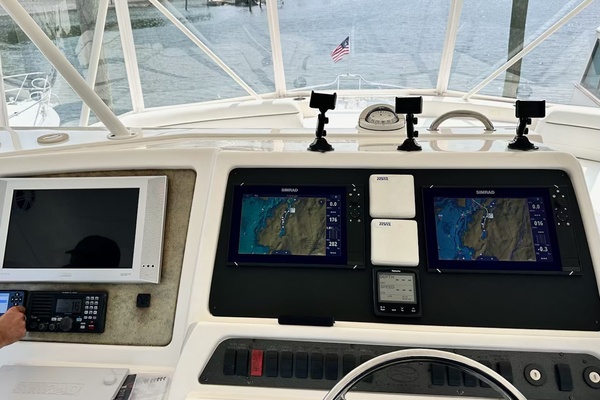 A Whole New World 50ft Silverton Yacht For Sale