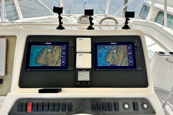 A Whole New World 50ft Silverton Yacht For Sale