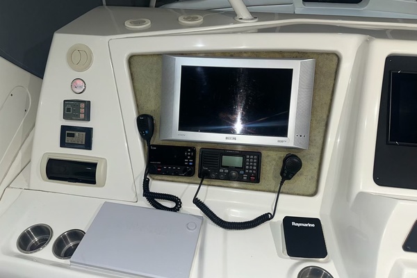 A Whole New World 50ft Silverton Yacht For Sale