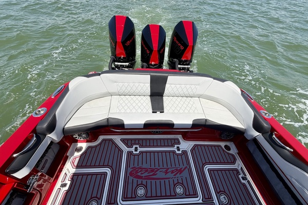 2022Nor Tech 39 ft 390 Sport   In The Red