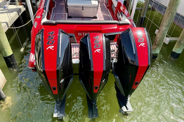 2022Nor Tech 39 ft 390 Sport   In The Red