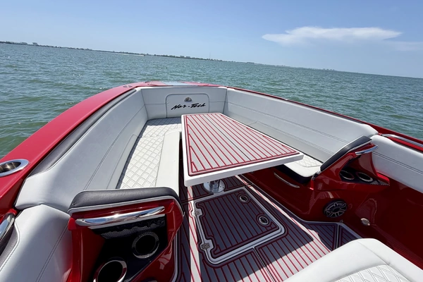 Nor-Tech 390 Sport Yacht For Sale