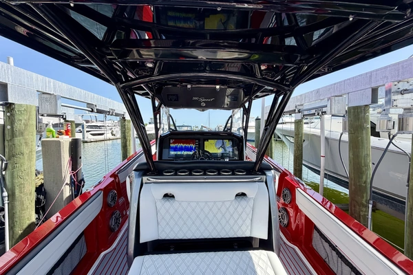 Nor-Tech 390 Sport Yacht For Sale