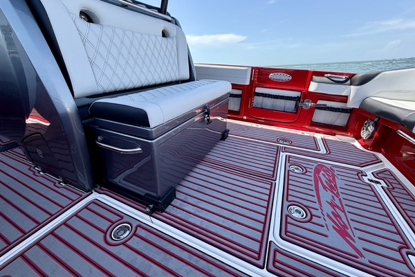 2022Nor Tech 39 ft 390 Sport   In The Red