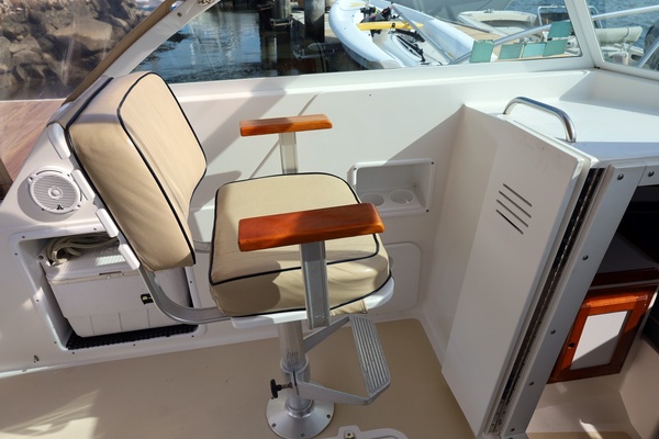 THE ENDLESS SUMMER 25ft Hunt Yachts Yacht For Sale
