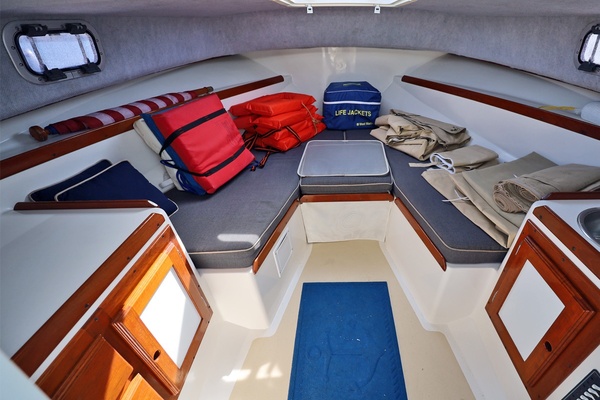 THE ENDLESS SUMMER 25ft Hunt Yachts Yacht For Sale