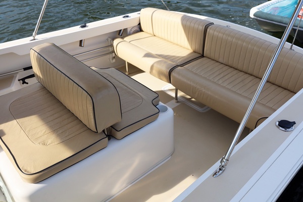 THE ENDLESS SUMMER 25ft Hunt Yachts Yacht For Sale