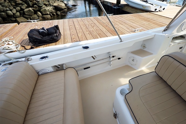 THE ENDLESS SUMMER 25ft Hunt Yachts Yacht For Sale