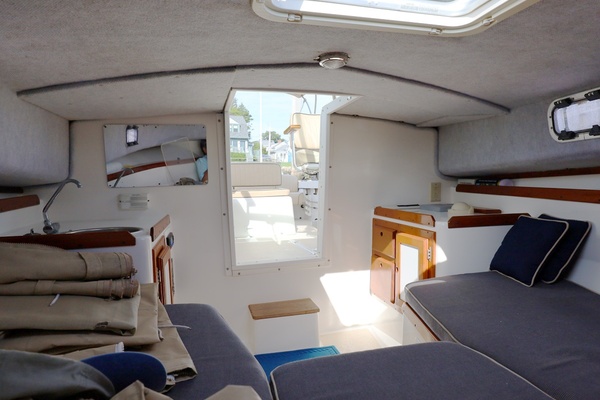 THE ENDLESS SUMMER 25ft Hunt Yachts Yacht For Sale