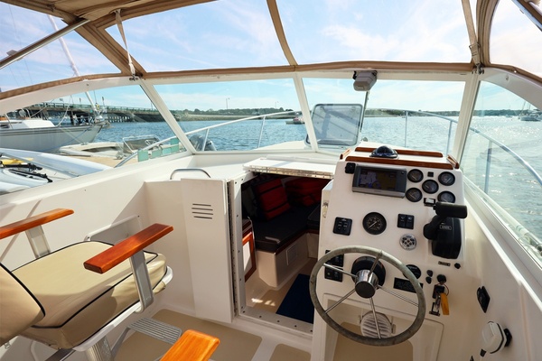 THE ENDLESS SUMMER 25ft Hunt Yachts Yacht For Sale
