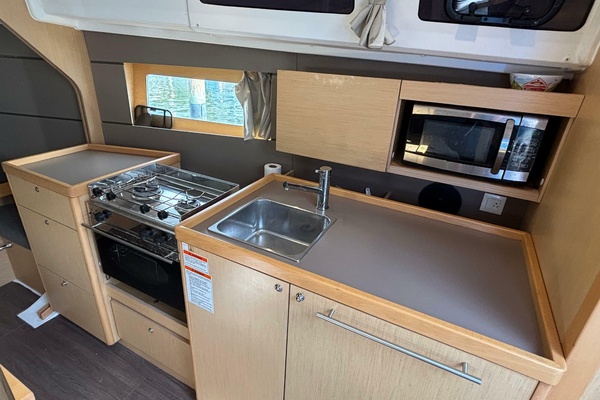 Rio Babe 35ft Beneteau Yacht For Sale