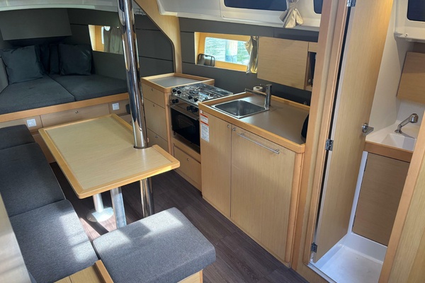 Rio Babe 35ft Beneteau Yacht For Sale