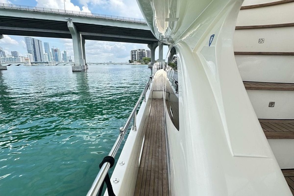 Minimal Risk 75ft Azimut Yacht For Sale