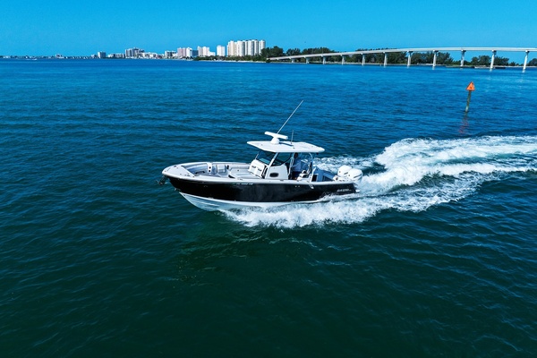 33ft Blackfin Yacht For Sale