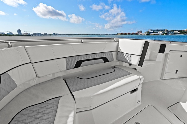33ft Blackfin Yacht For Sale