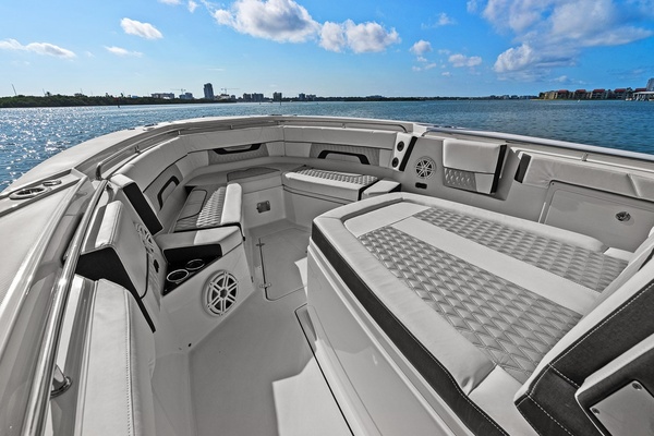 33ft Blackfin Yacht For Sale
