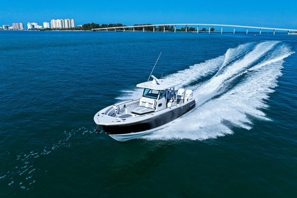 Blackfin 332 CC
