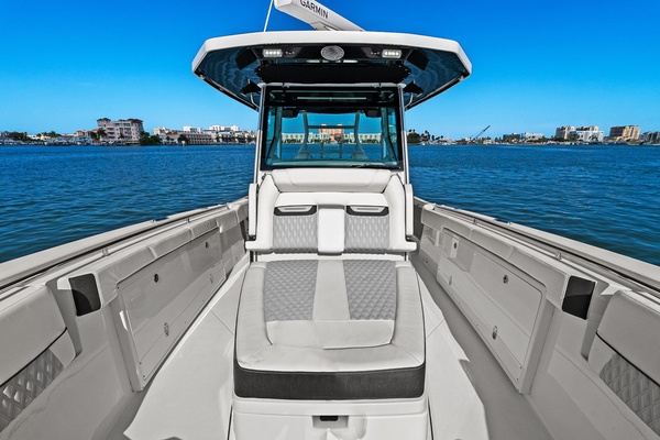 33ft Blackfin Yacht For Sale