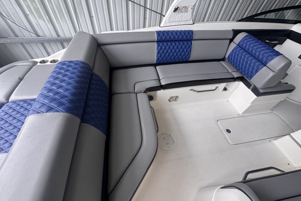 27ft Sea Ray Yacht For Sale