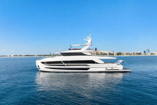 SANIBELLA 100ft Horizon Yacht For Sale