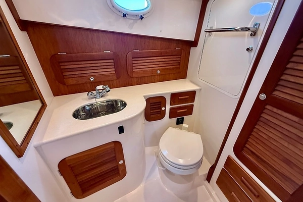 Hinckley Talaria 34 Yacht For Sale