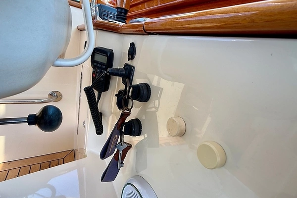 Hinckley Talaria 34 Yacht For Sale