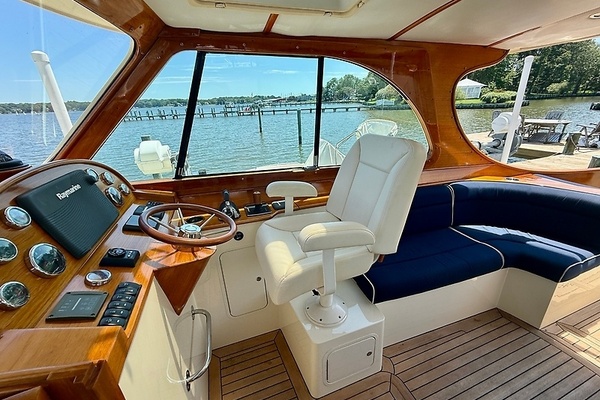 Halcyon 34ft Hinckley Yacht For Sale