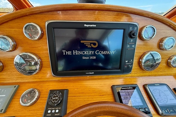 Hinckley Talaria 34 Yacht For Sale