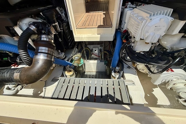 Hinckley Talaria 34 Yacht For Sale