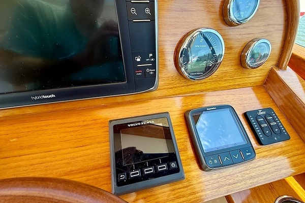 Halcyon 34ft Hinckley Yacht For Sale