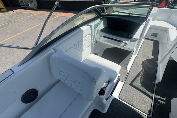 20ft Four Winns Yacht For Sale