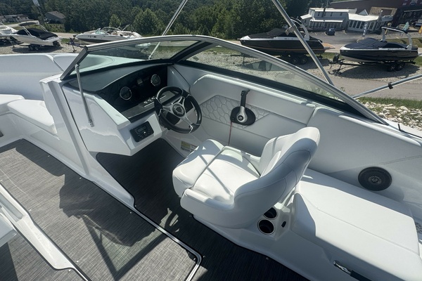 20ft Four Winns Yacht For Sale