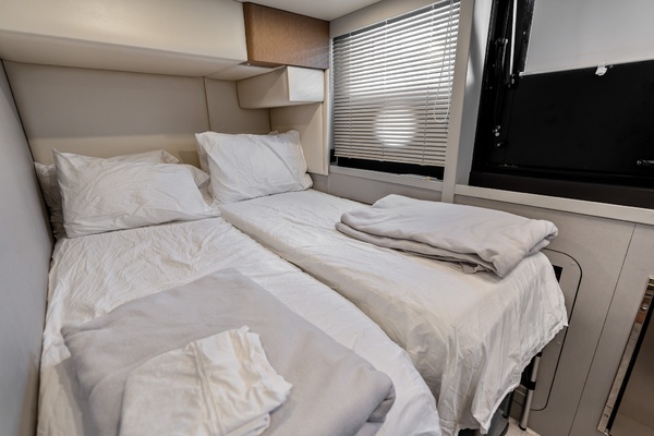 R Boat 75ft Absolute Yacht For Sale