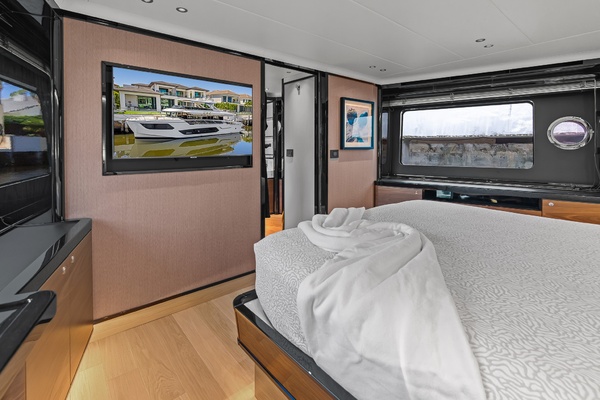 R Boat 75ft Absolute Yacht For Sale