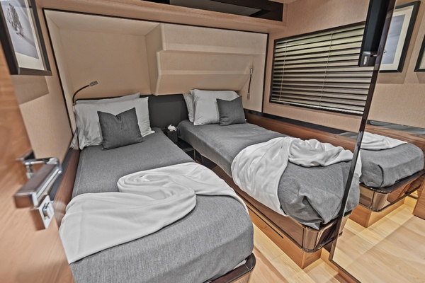 R Boat 75ft Absolute Yacht For Sale