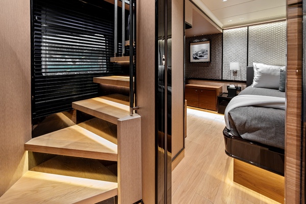 R Boat 75ft Absolute Yacht For Sale