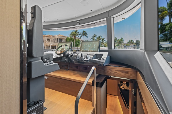 R Boat 75ft Absolute Yacht For Sale