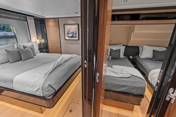 R Boat 75ft Absolute Yacht For Sale