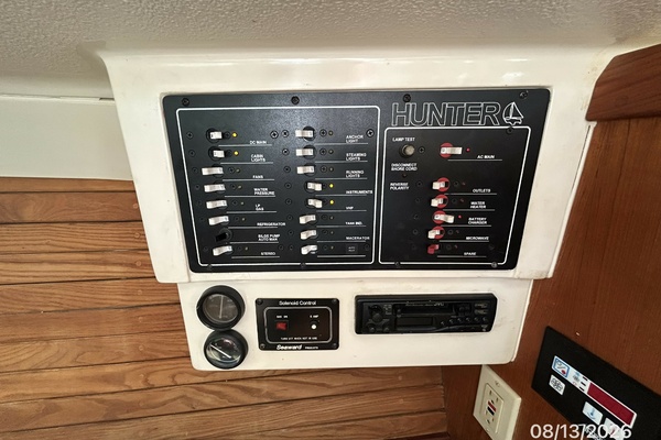 Hunter 336 electrical panel